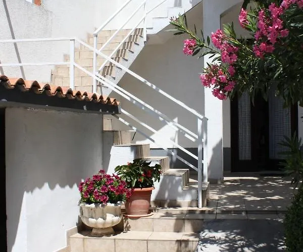 858a Апартаменты *